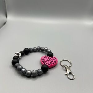 ❤️3/$8❤️ Silicone Beaded Keychain Bracelet - HANDMADE #179
